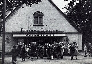 Bromma-Teatern i Alvik, Stockholm, tillsammans med Gustaf Pettersson byggdes 1921–1922. Första bioföreställningen var i september 1921.