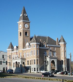 Washington County Courthouse in Fayetteville