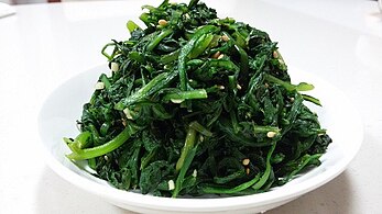 Korean ssukgat-namul (seasoned crown daisy side dish)