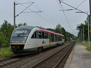 Triebwagen der Hessischen Landesbahn in Lindenholzhausen, 2017