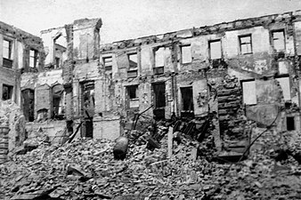 Ruines en 1945.