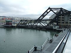 Un altre disseny de Strauss: el pont Lefty O'Doul, a prop d'Oracle Park a San Francisco