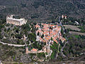 Eine „natürliche“ Motte: Castelnou, Pyrénées-Orientales