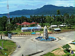 Monumen di pusat kota Sorendiweri