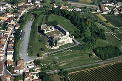 Skyline of Bouteville