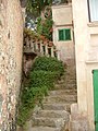 Eine steile Treppe in Cala Figuera