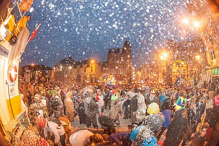 Pluie de confettis, 2013.