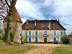 Le château et son colombier.