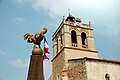 Commune de Sermentizon : Campana y monumentu a los muertos (Puy-de-Dôme, Francia).