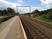 Perrons van station Vlissingen Souburg, gezien in de richting van Vlissingen