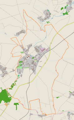 Mapa konturowa Białej, blisko centrum na lewo znajduje się punkt z opisem „Synagoga w Białej”