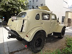 Volvo TP 21 Heckansicht mit Reservekanistern