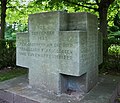 Denkmal für die am 27. September 1943 „[...] hier gefallenen Flaksoldaten und Luftwaffenhelfer“