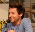 Michael Weston interpreta Adam Hornstock