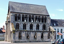 旧圣伯多禄教堂（法语：Ancienne église Saint-Pierre de Doullens）