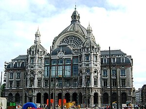 Voorzijde van het Koningin Astridplein