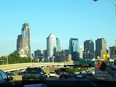 L'autoroute 76 (Schuylkill Expressway), à proximité du Center City depuis le nord.