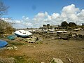 Le port d'échouage du fond de l'Anse de Poudohan (Porz an Halen) et l'ancien cimetière à bateaux.