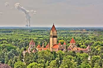 Südfriedhof (South Cemetery) in Leipzig; in the background you can see the Lignite Lippendorf Power Station