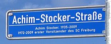 Straßenschild der Achim-Stocker-Straße in Freiburg im Breisgau