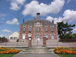 Gemeentehuis en school