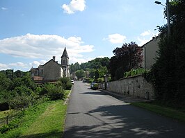 Gezicht op Mouterre-sur-Blourde