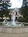 Fontana e facciata del monastero