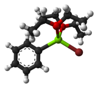 Molecuulmodel van fenylmagnesiumbromide met twee complexerende di-ethylethermoleculen