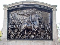 Memorial Robert Gould Shaw, 1897, Boston, combinando elementos independentes com alto e baixo relevo