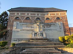 Le monument aux morts.