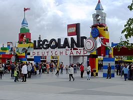 De ingang van Legoland Deutschland.