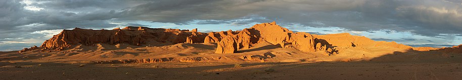 De huidige Flaming Cliffs in Mongolië geven een goed beeld van hoe het gebied er ook al tachtig miljoen jaar geleden uitzag.