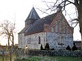 Kirche mit Friedhof und Torpfeilern