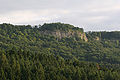 Blick aus dem Werratal auf die Felswand an der Abbruchkante