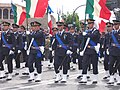 Ufficiali dell'Aeronautica Militare in sciarpa azzurra.