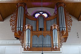 Orgue construit en 1857 par Stiehr-Mockers, entretenu par Louis Mockers entre 1885 et 1907 et restauré en 1997 par Gaston Kern[102].