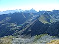 Veduta dal Corno Stella sulla cresta che conduce al Pizzo Zerna e poi al Monte Masoni