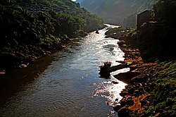 丙安鎮を流れる赤水河