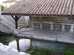 Lavoir sur la Charraud.