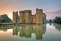 Grad Bodiam, 14. st., blizu Robertsbridge, vzhodni Sussex, Anglija