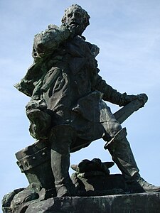 Statue de Jacques Cartier sur les remparts de Saint-Malo.