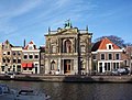 El Museu Teyler al marge del riu Spaarne