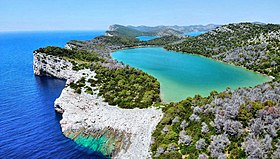 Le lac Mir dans le parc naturel de Telašćica sur l'île de Dugi Otok