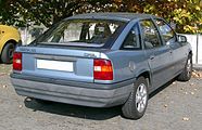 Opel Vectra à hayon (1989–1992)