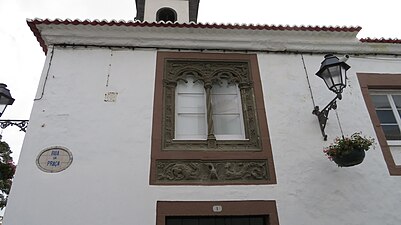 Manuelinisches Fenster des Rathauses von Ribeira Grande, Azoren