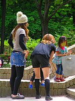 The brown hair also became popular with Yanmama (young mothers).