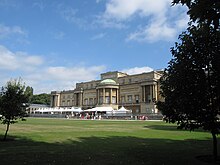 Buckingham Palace Garden 001.JPG