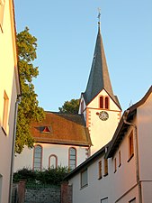 Der Kirchberg mit mittelalterlicher Wehr-, heute ev. Kirche