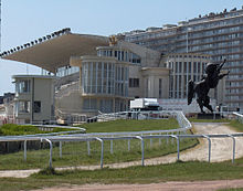 Tribunes royales.