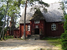 Karuna gamla kyrka på Fölisön i Helsingfors.